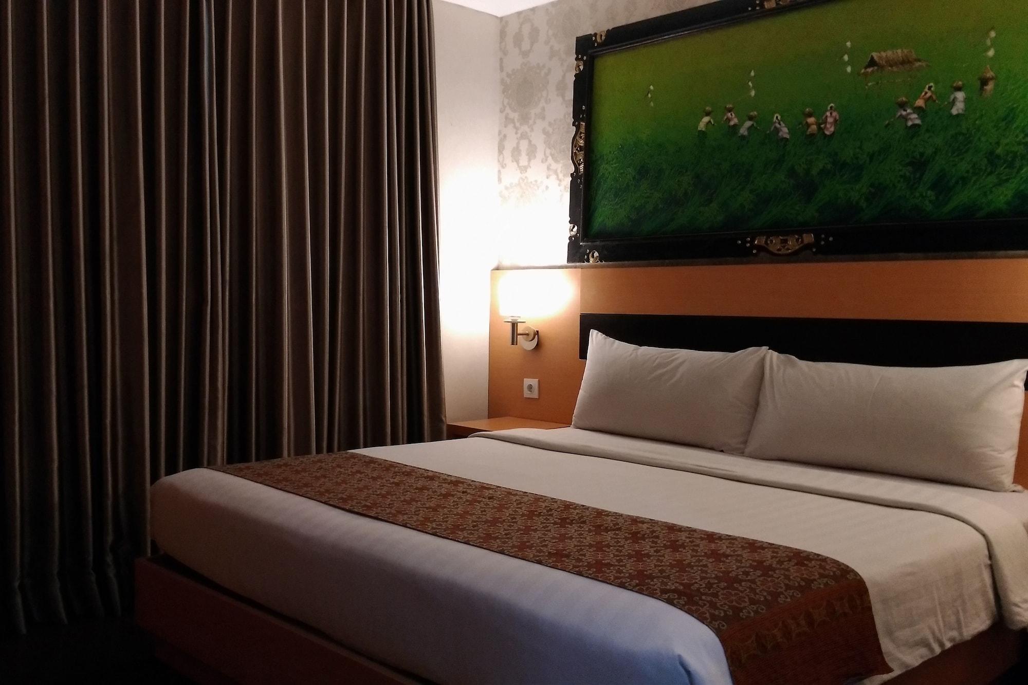 Grand Puri Saron Yogyakarta Otel Dış mekan fotoğraf