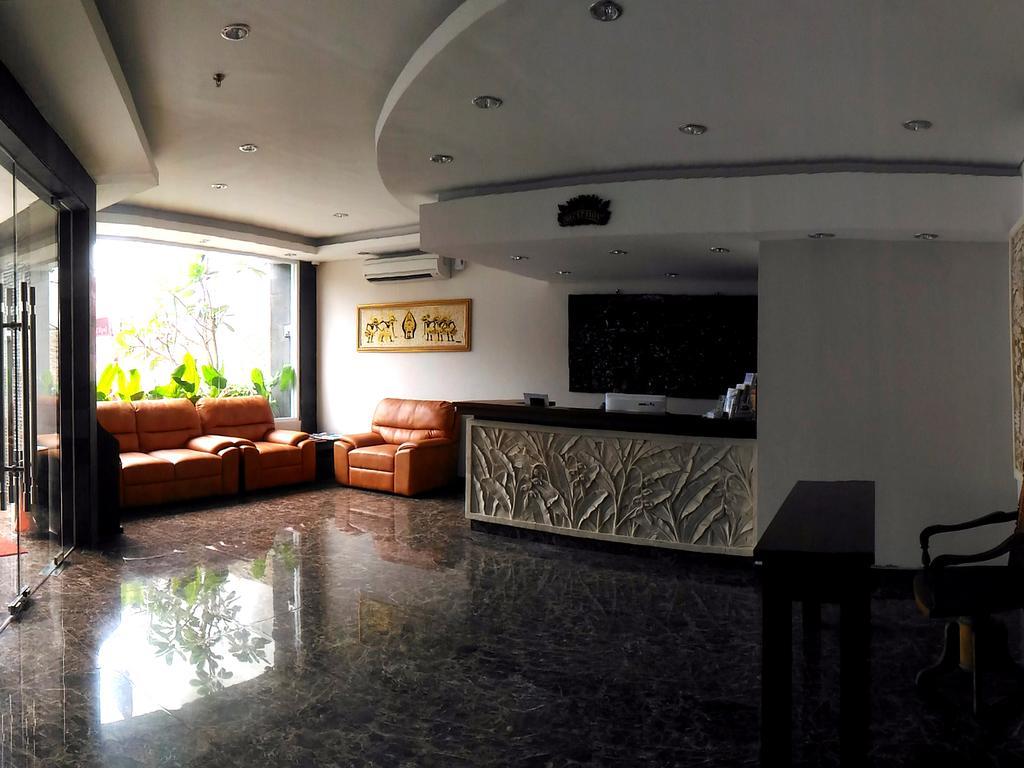Grand Puri Saron Yogyakarta Otel Dış mekan fotoğraf