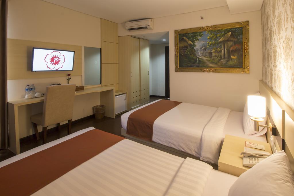 Grand Puri Saron Yogyakarta Otel Dış mekan fotoğraf