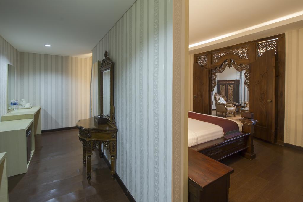 Grand Puri Saron Yogyakarta Otel Dış mekan fotoğraf