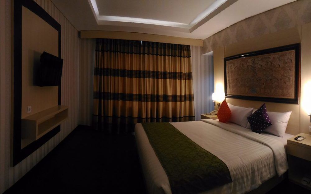 Grand Puri Saron Yogyakarta Otel Dış mekan fotoğraf